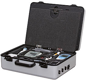 Koffer mit Kamera für Videokonferenz